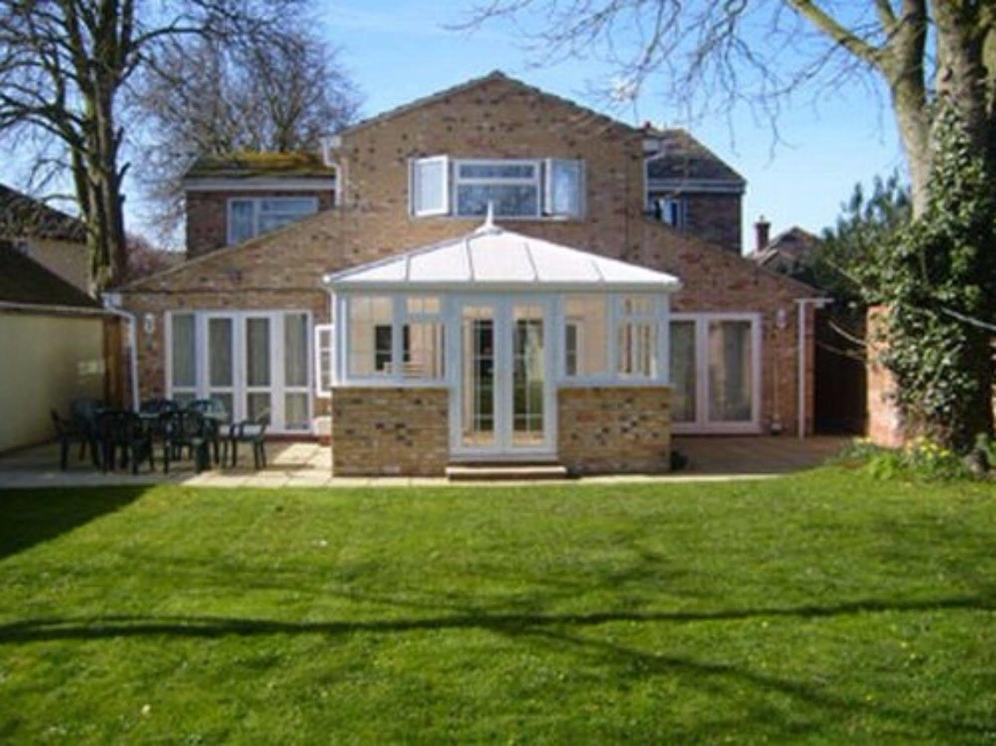 Ayah Villa Guest House Cambridge  Exterior photo
